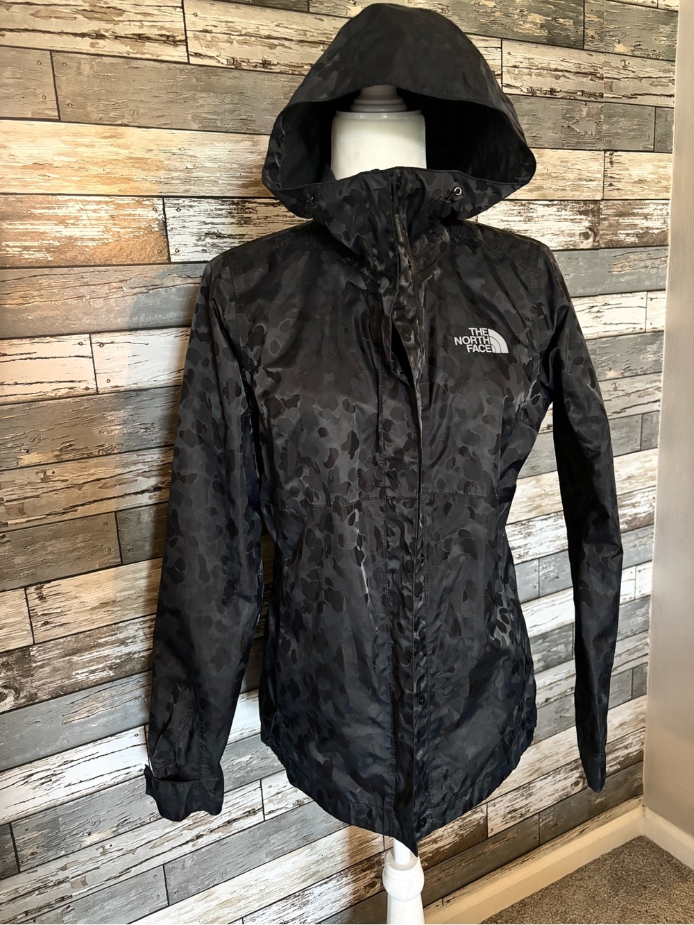 The North Face Black Leopard Print Camo DryVent Waterproof Rain Jacket Womens S